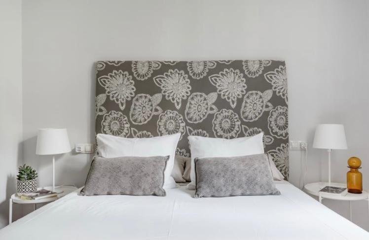 Apartamentos La Llum Alicante Bagian luar foto